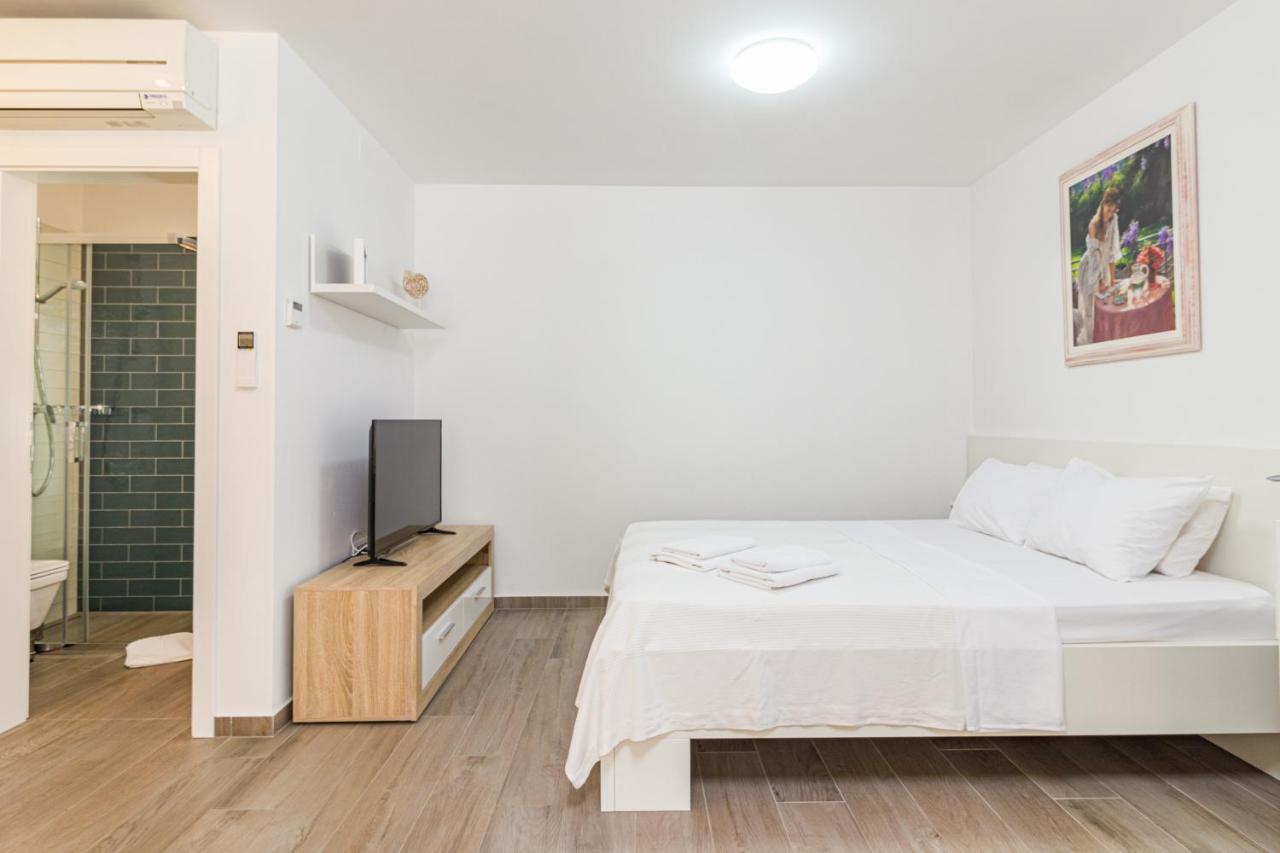 Apartments Anna Ližnjan Eksteriør billede
