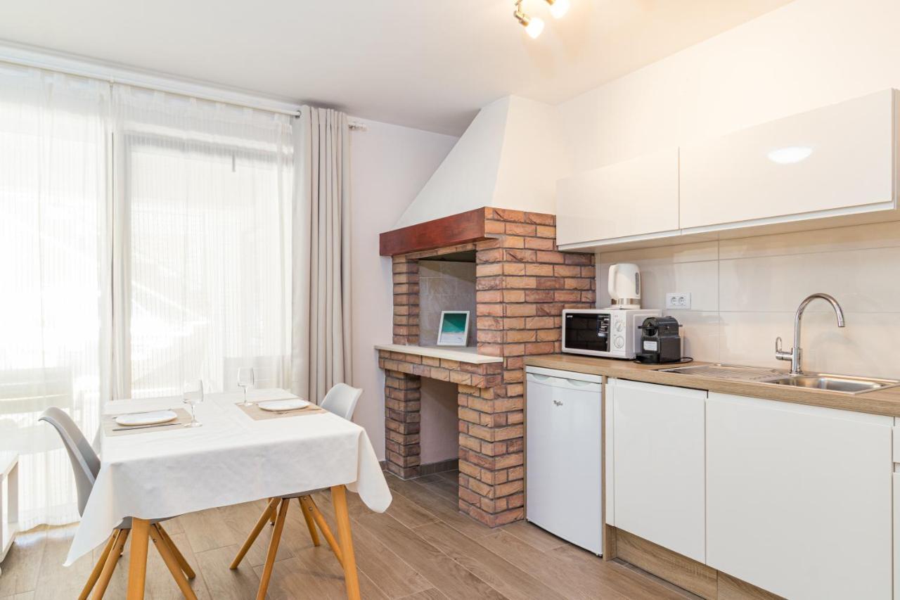 Apartments Anna Ližnjan Eksteriør billede